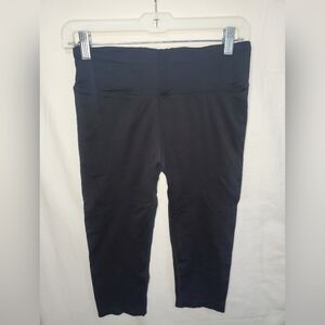 Pre-Loved Ambiance Black Quarter Leggings Size Medium